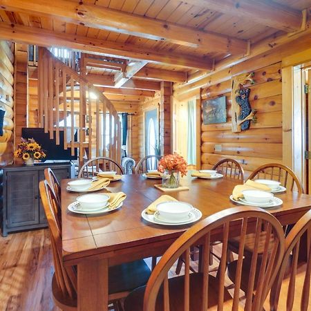 Lovely Gatlinburg Cabin With Private Hot Tub! Buitenkant foto