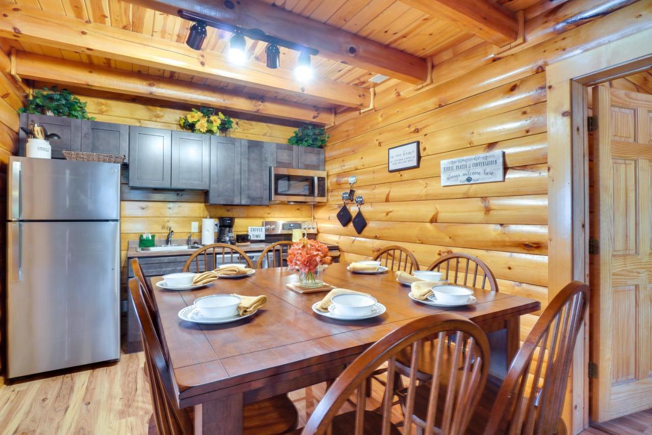 Lovely Gatlinburg Cabin With Private Hot Tub! Buitenkant foto
