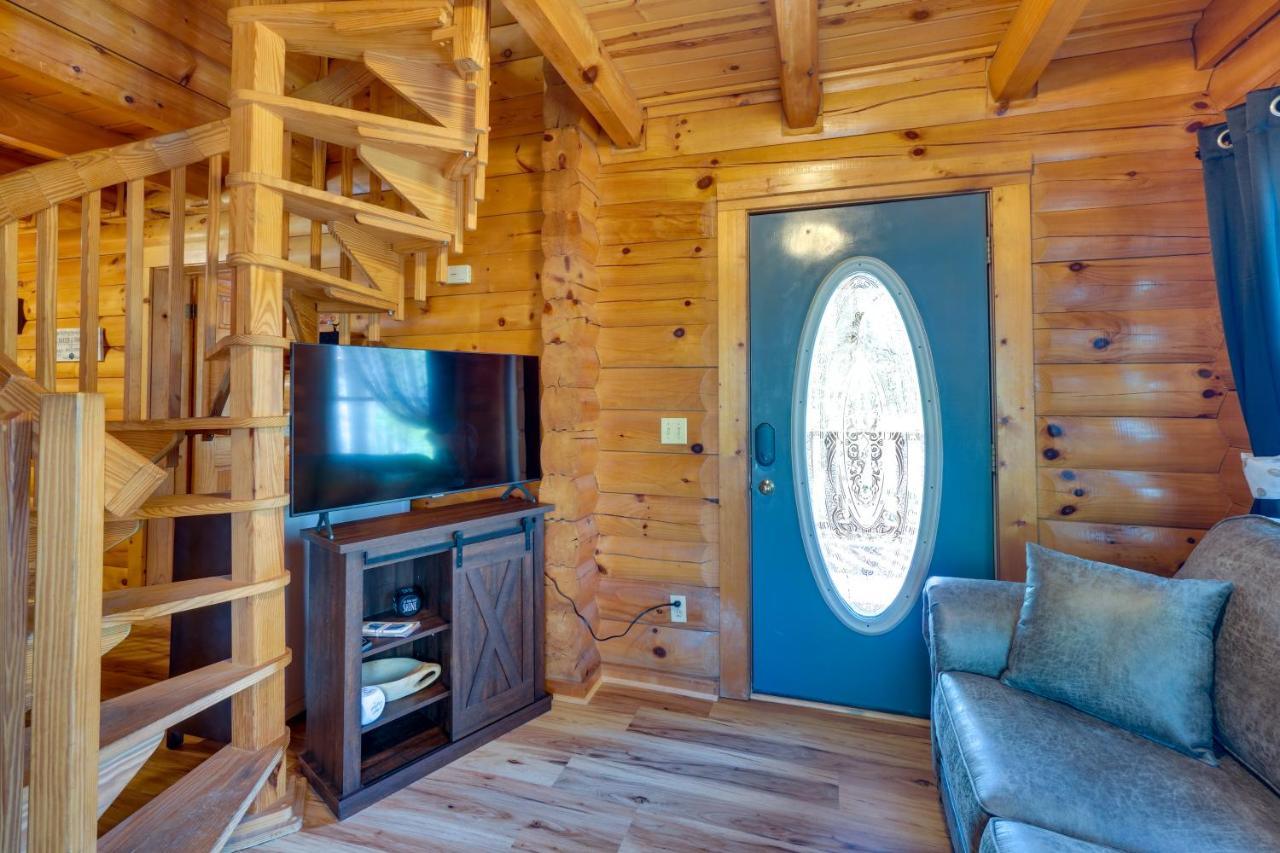 Lovely Gatlinburg Cabin With Private Hot Tub! Buitenkant foto
