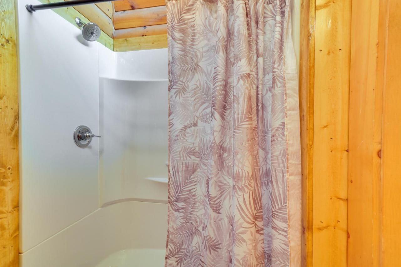 Lovely Gatlinburg Cabin With Private Hot Tub! Buitenkant foto