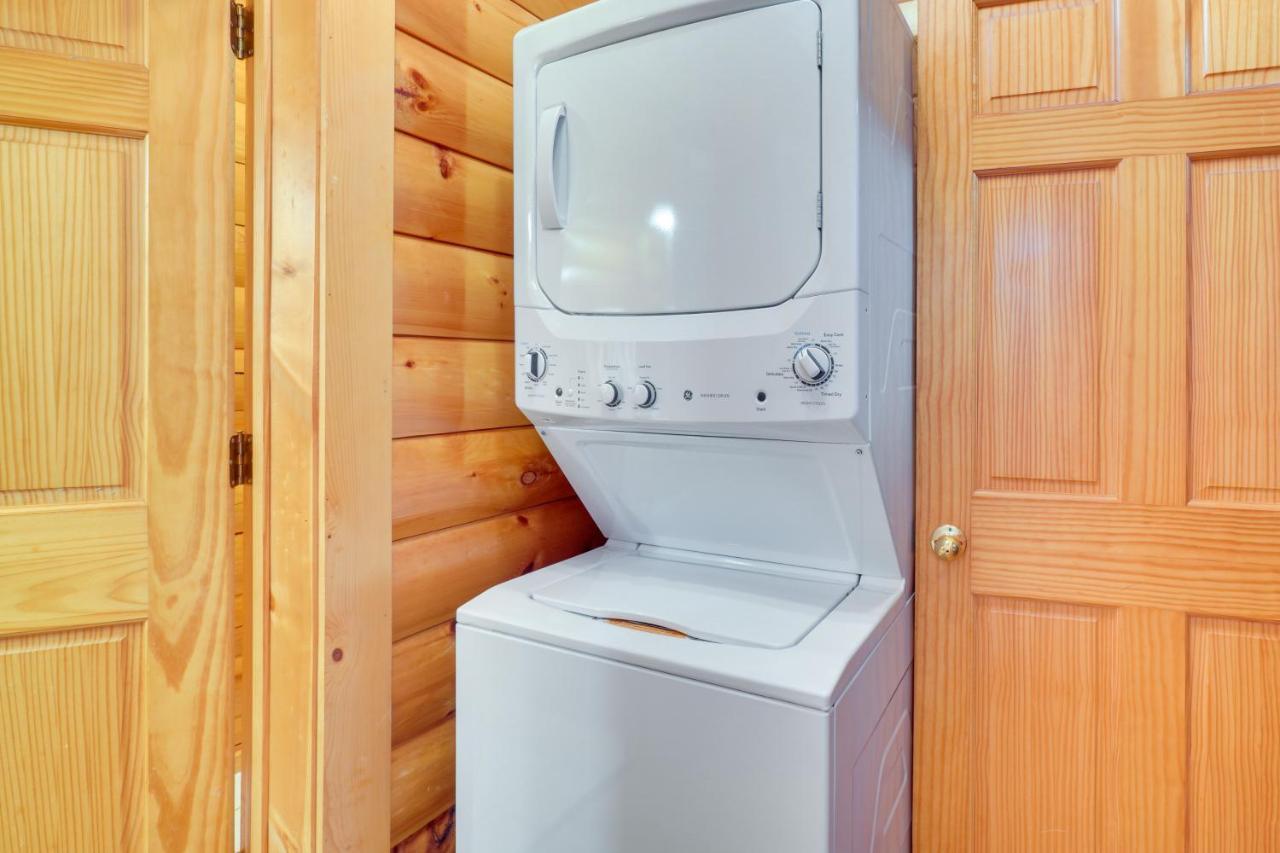 Lovely Gatlinburg Cabin With Private Hot Tub! Buitenkant foto