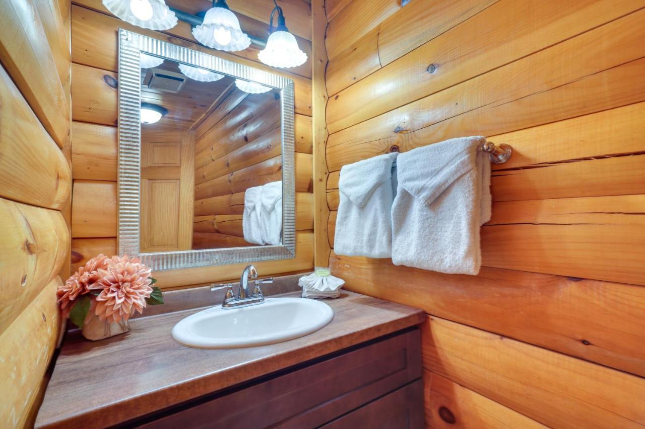 Lovely Gatlinburg Cabin With Private Hot Tub! Buitenkant foto