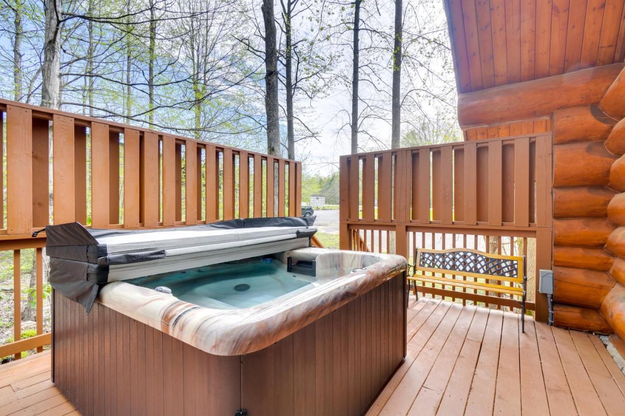 Lovely Gatlinburg Cabin With Private Hot Tub! Buitenkant foto